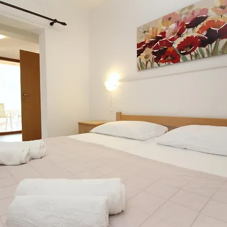 Apartman With Parking Space Jurandvor, Krk - 24141 Baška